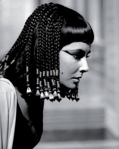 CLÉOPÂTRE/CLEOPATRA Elizabeth Taylor dans...