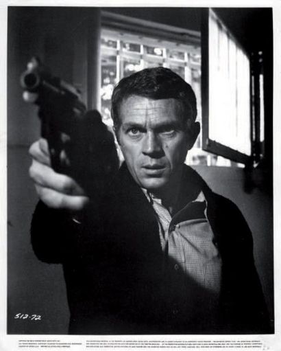 BULLITT Steve McQueen dans le film de Peter...