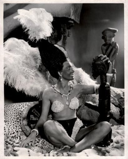 LES PERLES DE LA COURONNE Arletty dans le...