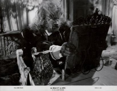 LA BELLE ET LA BÊTE Jean Marais dans le film...