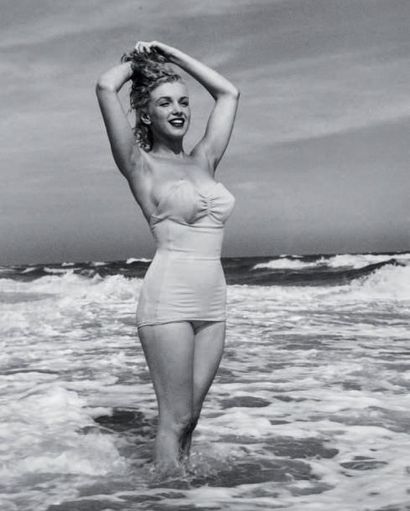 MARILYN MONROE À TOBEY BEACH, 1949 Épreuve...