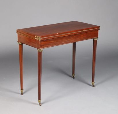 Table à jeux en portefeuille en acajou et...