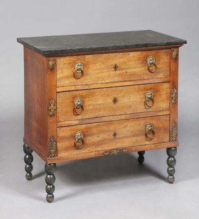 Petite commode rectangulaire en placage d'acajou,...