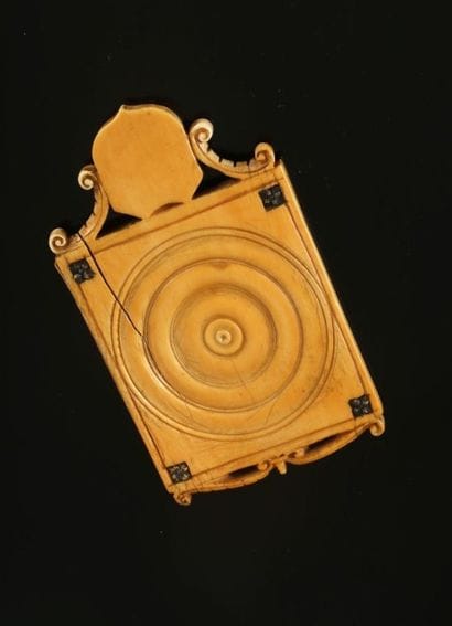 EXCEPTIONNEL MIROIR DE POCHE OU DE CEINTURE...