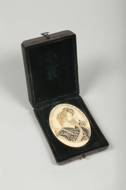 D'après Guillaume DUPRE (c.1574-1647)
Médaillon...