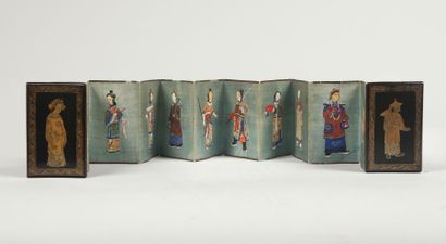 CHINE (Canton)
Petit livre ouvrant en portefeuille...