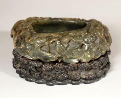 CHINE
Lave-pinceaux en jade vert épinard...
