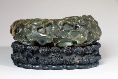 CHINE
Lave-pinceaux en jade vert épinard...
