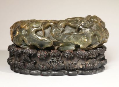 CHINE
Lave-pinceaux en jade vert épinard...