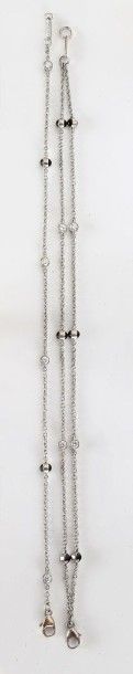 TIFFANY & CO.
Collier en platine (950/1000)...