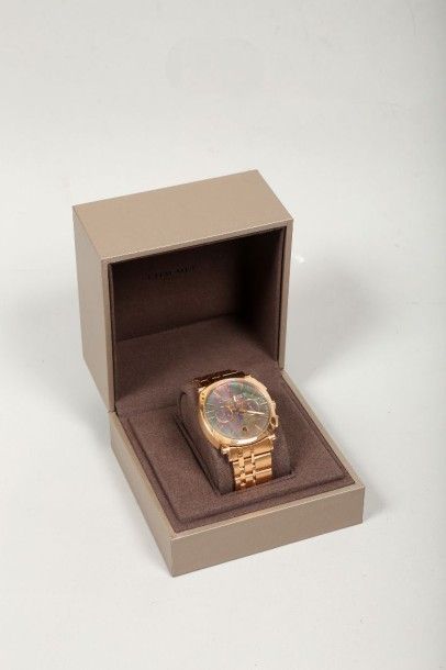 CHAUMET
Modèle DANDY CHRONOGRAPHE XL. Impressionnante...