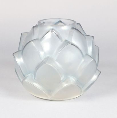 RENE LALIQUE (1860-1945)
Vase modèle 