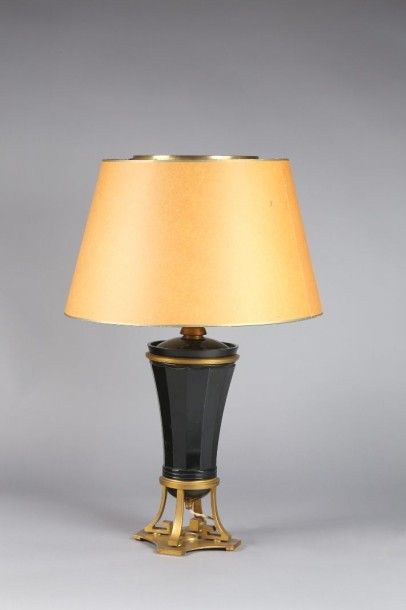 TRAVAIL FRANÇAIS VERS 1940
Importante lampe...