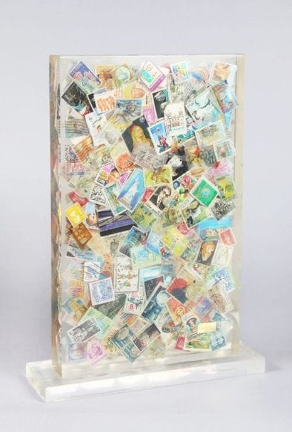 ARMAN
Accumulation de timbres Timbres sous...