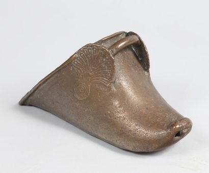 Étrier en bronze. Époque XVIIIe siècle. L.:...