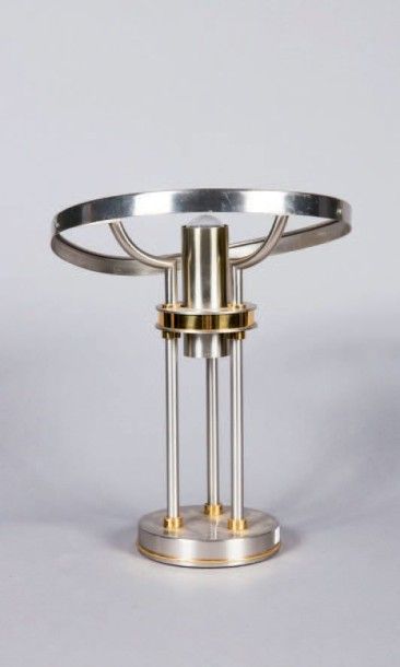 CHARLES
Modèle MARCUS. Pied de lampe en métal...