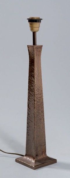 CHARLES
Modèle PYRAMIDE. Pied de lampe en...