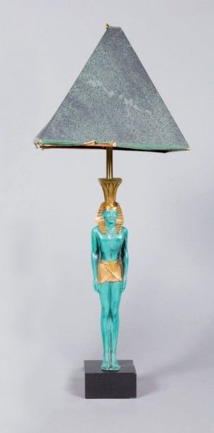 CHARLES
Modèle PHARAON. Lampe en bronze doré...