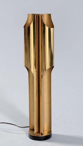 JACQUES CHARLES
Modèle ORGUES. Lampe en métal...