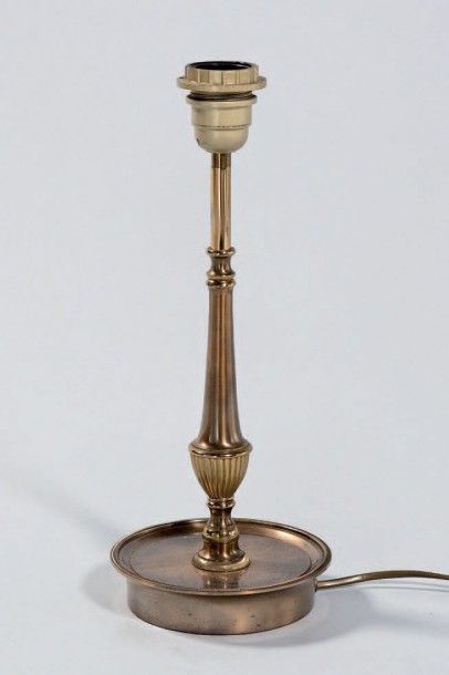 CHARLES
Modèle BALUSTRE GODRONS. Pied de...