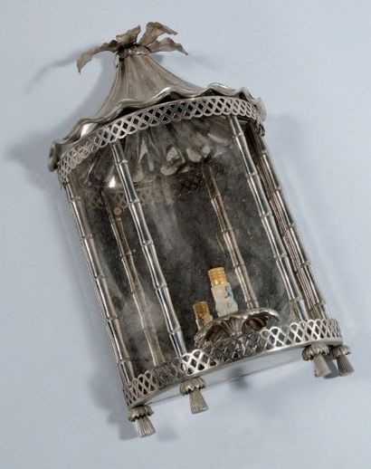 CHARLES
Modèle PAGODE. Lanterne en applique...