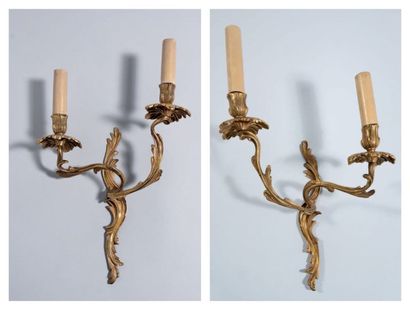 CHARLES
Modèle LOUIS XV. Paire d'appliques...