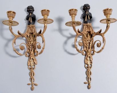 CHARLES
Modèle JOUEUR PIPEAUX. Paire d'appliques...