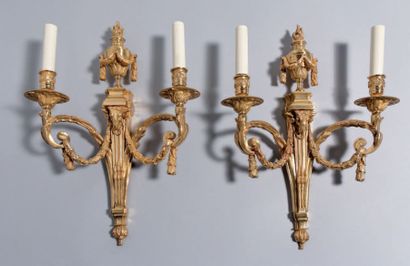 CHARLES
Modèle PILASTRE BÉLIER. Paire d'appliques...