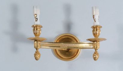 CHARLES
Modèle PATÈRE. Applique en bronze...