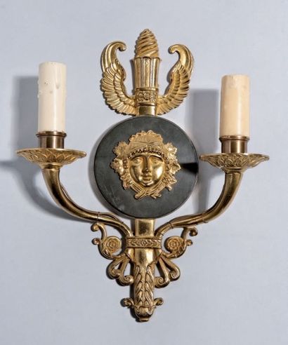 CHARLES
Modèle MÉDAILLON CARQUOIS. Applique...