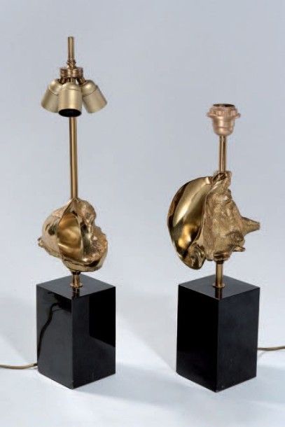 JACQUES CHARLES
Modèle CONQUE. Pied de lampe...