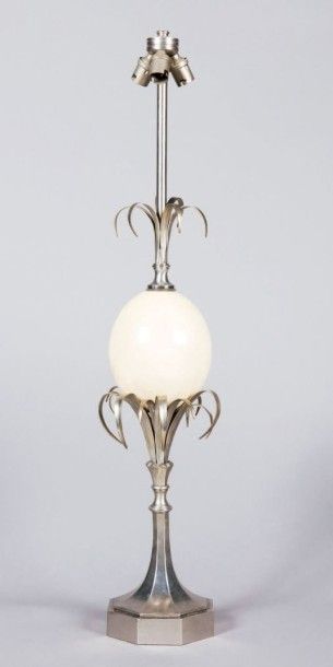 CHARLES
Modèle OEUF ROSEAUX. Pied de lampe...