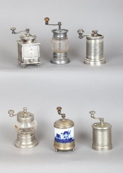 [EPICES]. Ensemble de 6 petits moulins à...