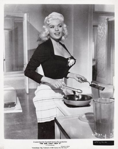 LA BLONDE ET MOI/ THE GIRL CAN'T HELP IT...