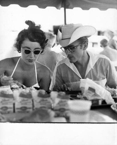 GÉANT/ GIANT Elizabeth Taylor et James Dean...