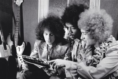 NOEL REDDING, JIMI HENDRIX ET MITCH MITCHELL

Séance...