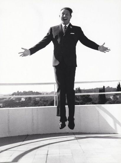 CHARLES TRENET

Séance photo à Golfe-Juan,...