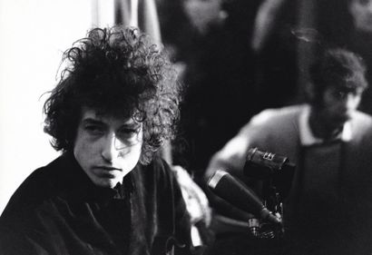 BOB DYLAN

Conférence de presse à l'hôtel...