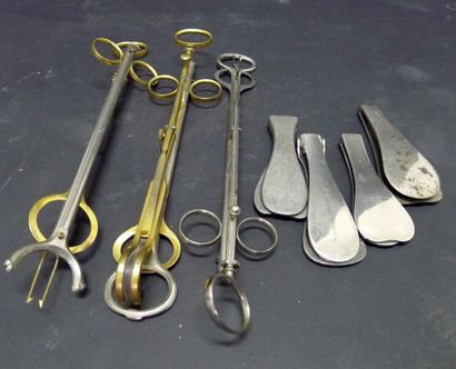 [Chirurgie] Lot de chirurgie.

- 4 abaisse-langues...