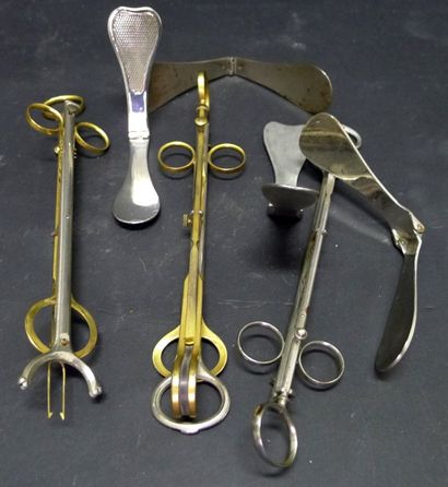 [Chirurgie] Lot de chirurgie.

- 4 abaisse-langues...