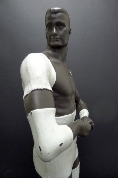[Médecine] GIBAUD. Mannequin publicitaire.

Mannequin...
