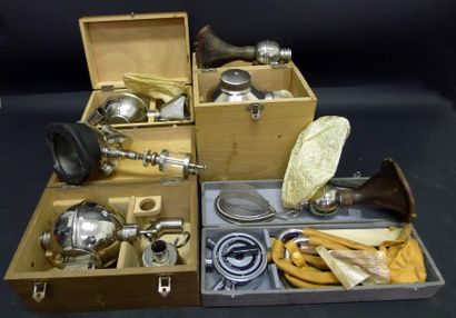 [Médecine] 7 appareils à anesthésie.

Métal,...