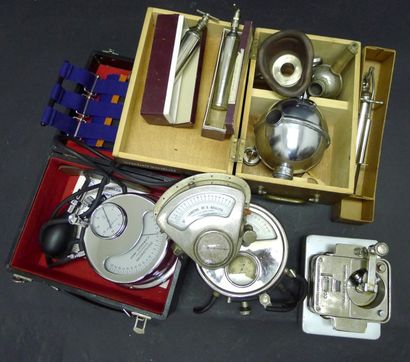 [Médecine] Lot médical.

Dont appareil transfuseur...