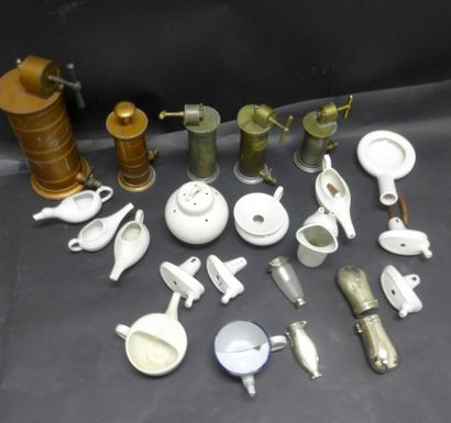 [Médecine] Varia.

Crachoirs, canards, Eguisiers,...