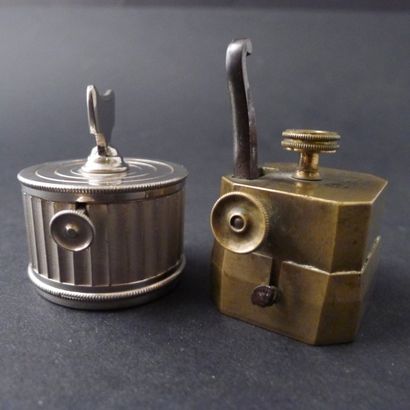 [Médecine] 2 scarificateurs.

1 rond en métal...