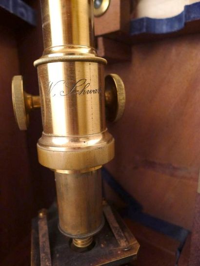 [Optique] Microscope W. SCHWARTZ.

Laiton...