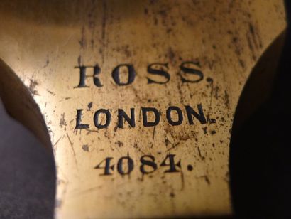 [Optique] Microscope monoculaire. ROSS London.

Laiton,...