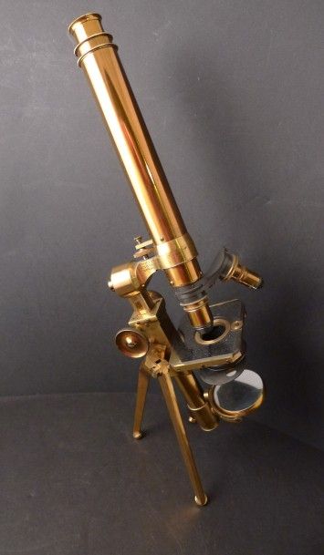 [Optique] Microscope portable. SWIFT & SON.

Monté...