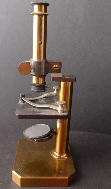 [Optique] 1 Hématospectroscope d'Hénocque...