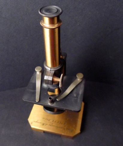 [Optique] 1 Hématospectroscope d'Hénocque...